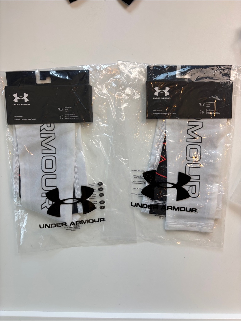 NEW Under Armour Arm Sleeve White Unisex SM/MD Compression Pair (2 Total)